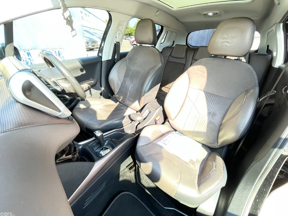 Peugeot 2008 SUV, Petrol, 2015, Black