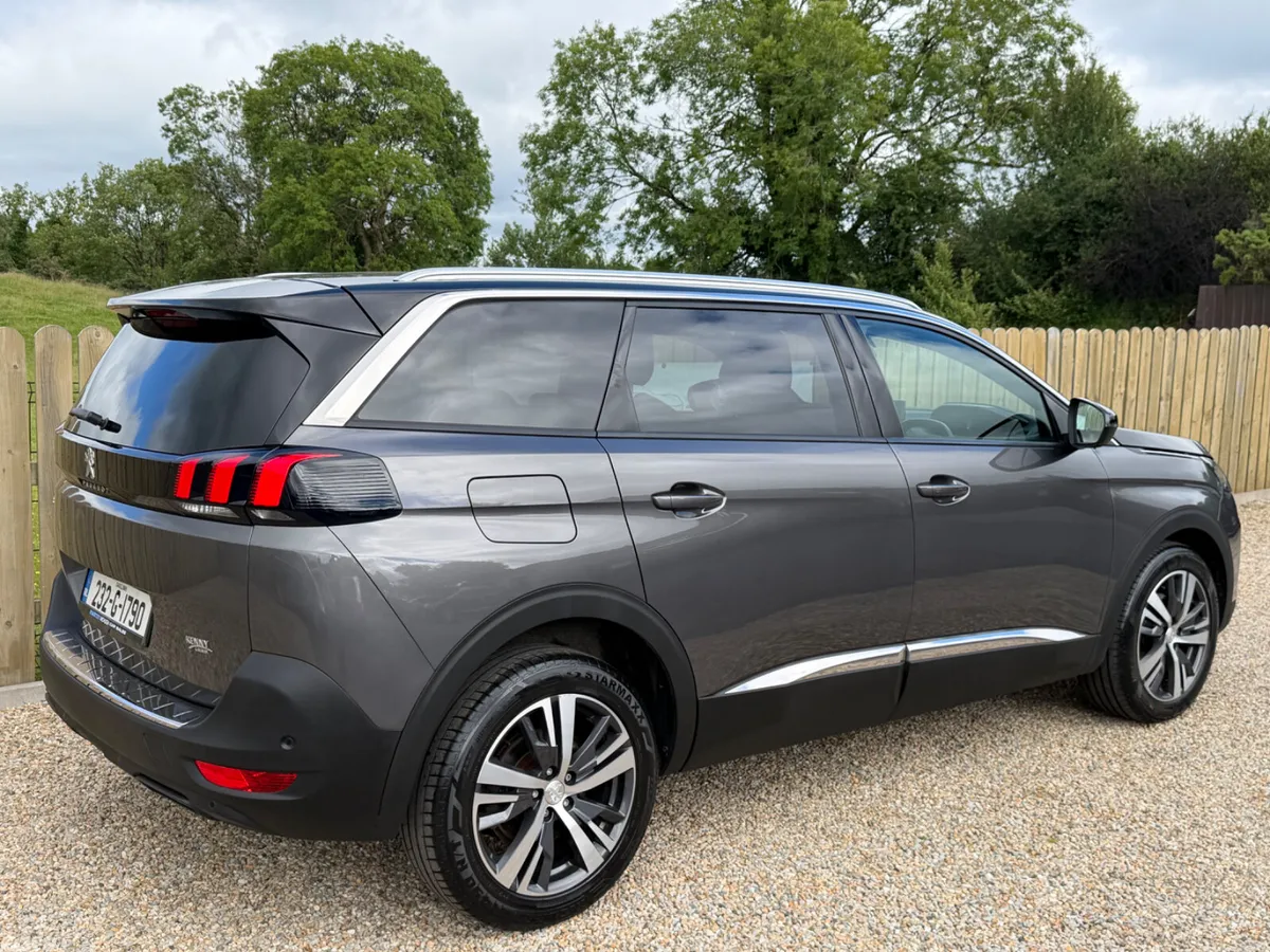 Peugeot 5008 MPV, Diesel, 2023, Grey