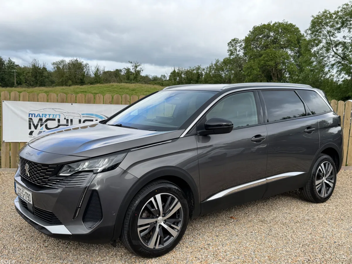Peugeot 5008 MPV, Diesel, 2023, Grey