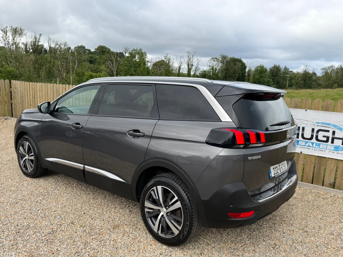 Peugeot 5008 MPV, Diesel, 2023, Grey