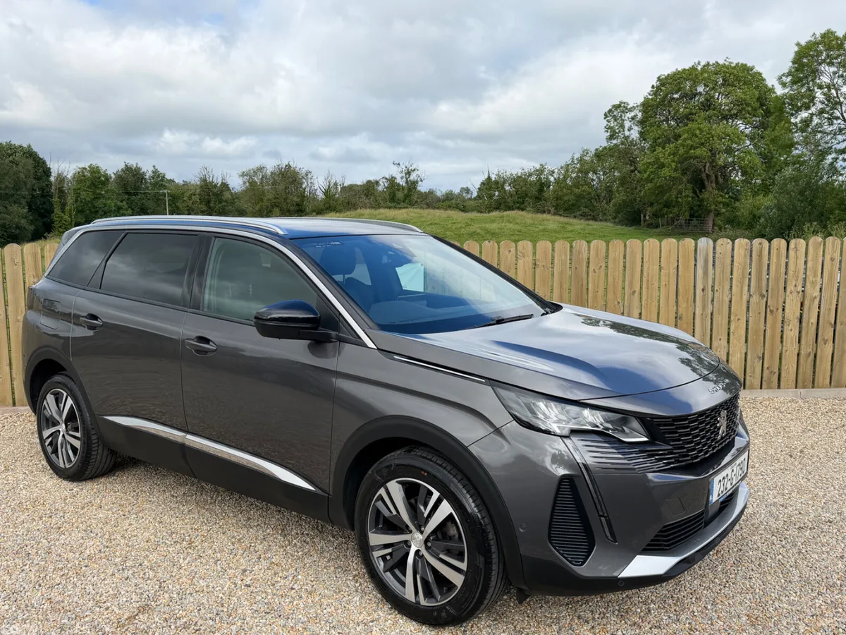 Peugeot 5008 MPV, Diesel, 2023, Grey