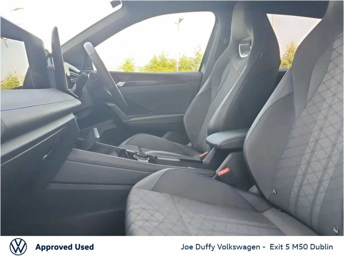 Volkswagen Tiguan SUV, Petrol Plug-in Hybrid, 2024, Blue