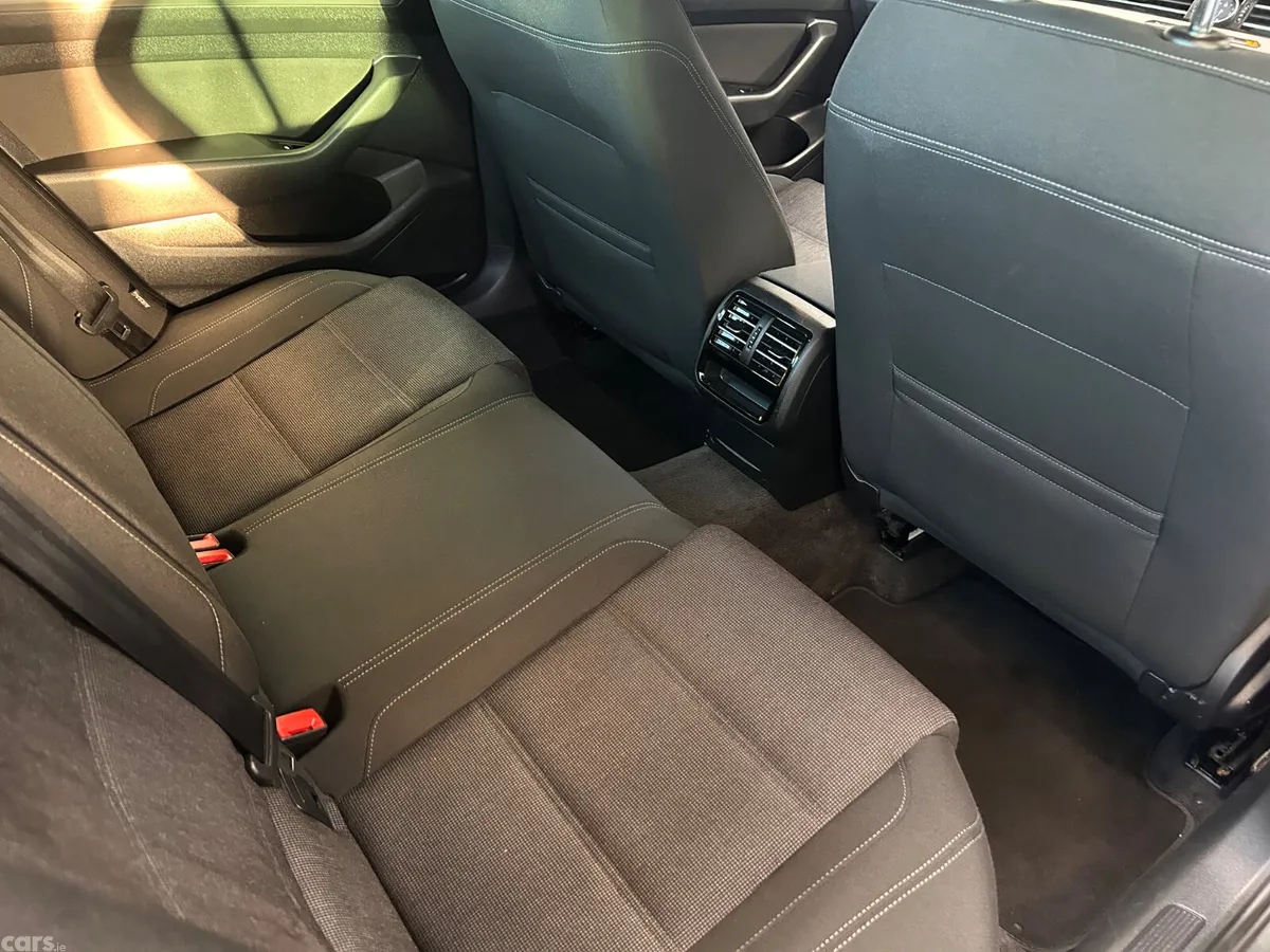 Volkswagen Passat Saloon, Diesel, 2016, Grey