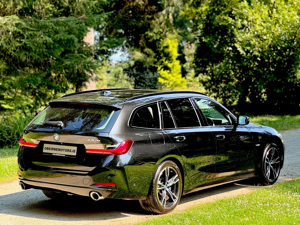 BMW 3-Series Estate/Jeep, Petrol Plug-in Hybrid, 2023, Black
