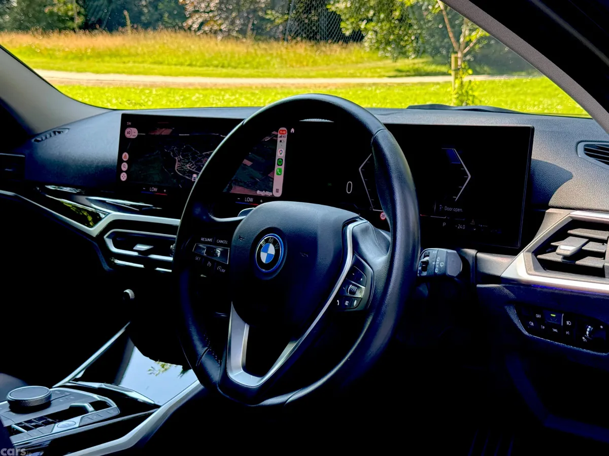 BMW 3-Series Estate/Jeep, Petrol Plug-in Hybrid, 2023, Black