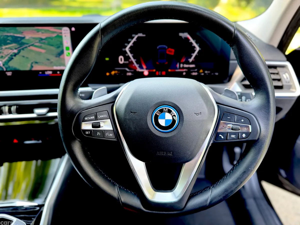 BMW 3-Series Estate/Jeep, Petrol Plug-in Hybrid, 2023, Black