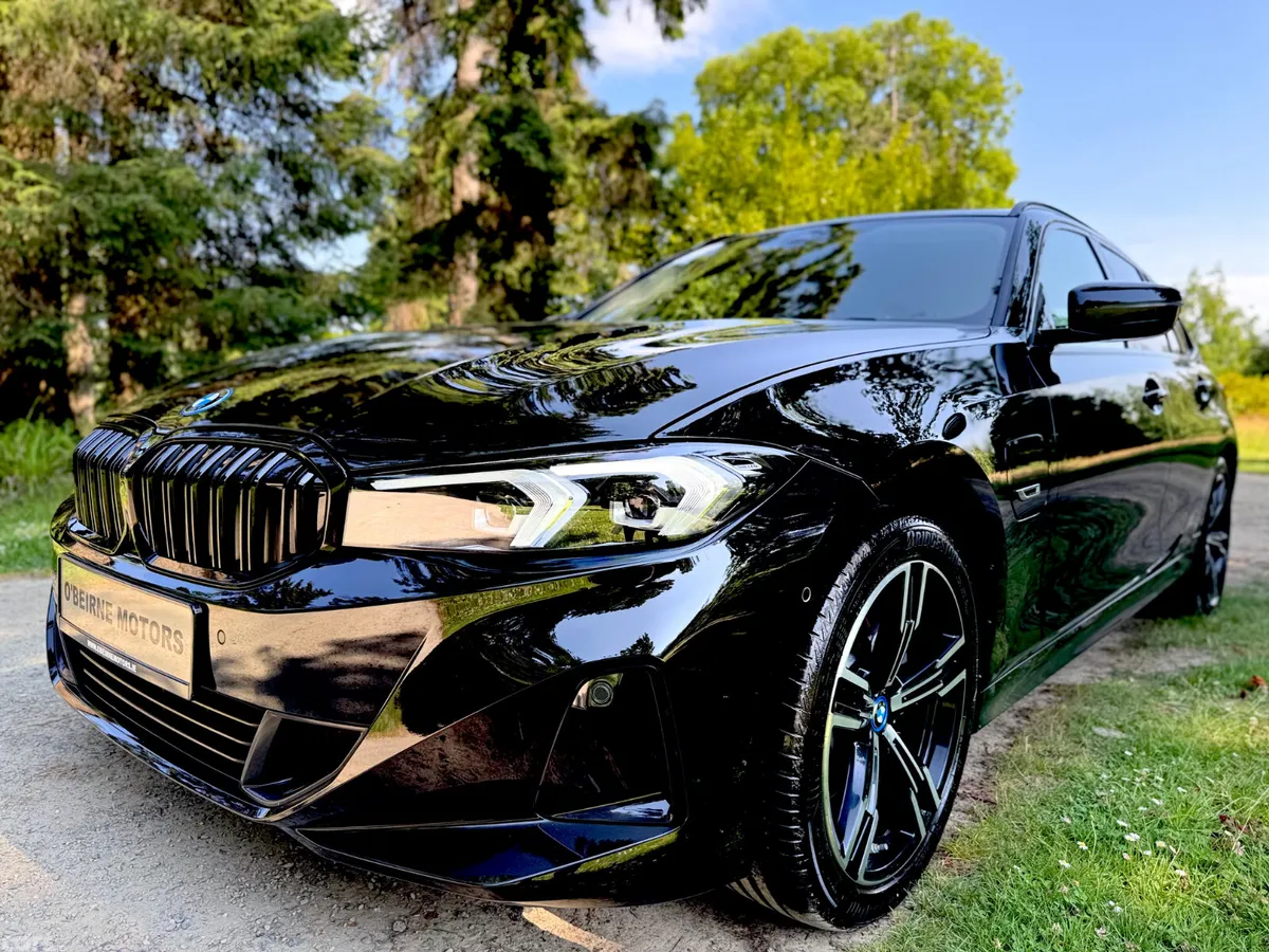 BMW 3-Series Estate/Jeep, Petrol Plug-in Hybrid, 2023, Black