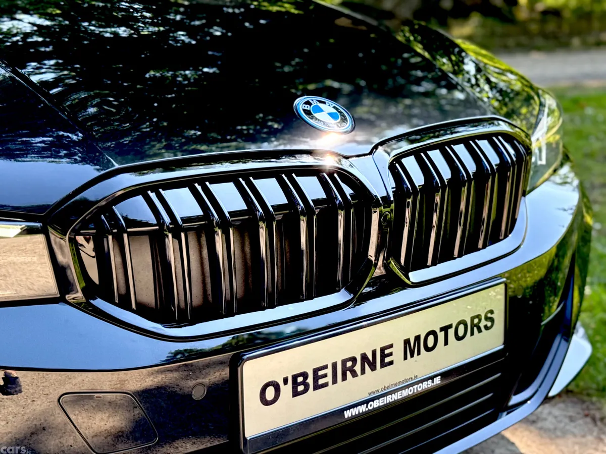 BMW 3-Series Estate/Jeep, Petrol Plug-in Hybrid, 2023, Black