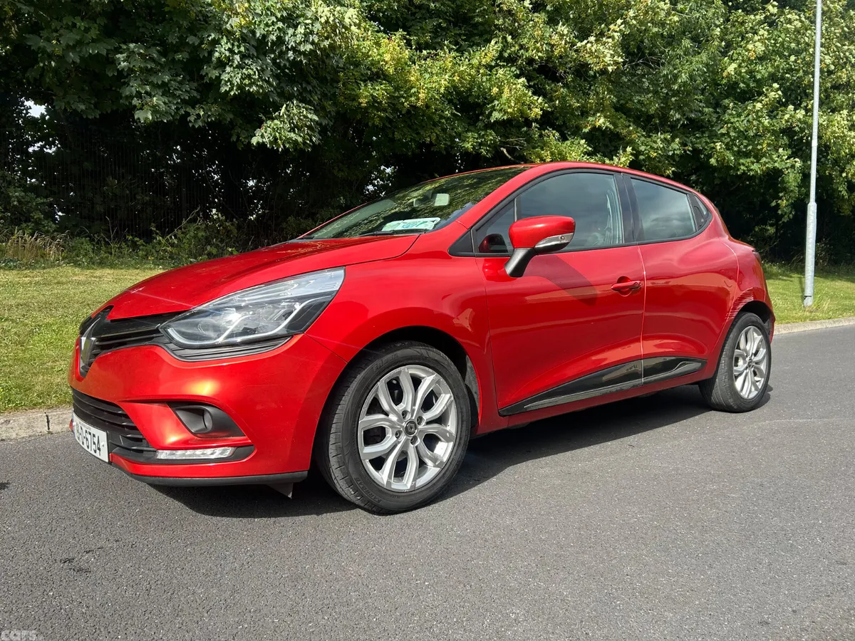 Renault Clio Hatchback, Petrol, 2019, Red