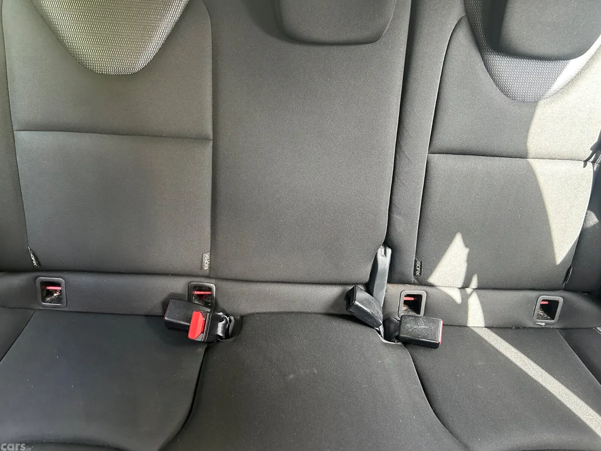 Renault Clio Hatchback, Petrol, 2019, Red