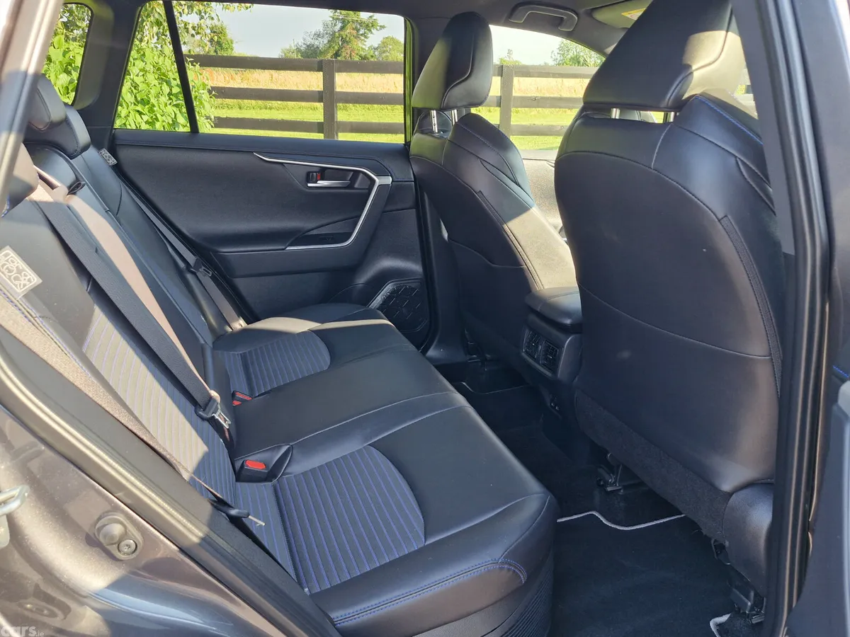 Toyota RAV4 SUV, Petrol Hybrid, 2024, Grey