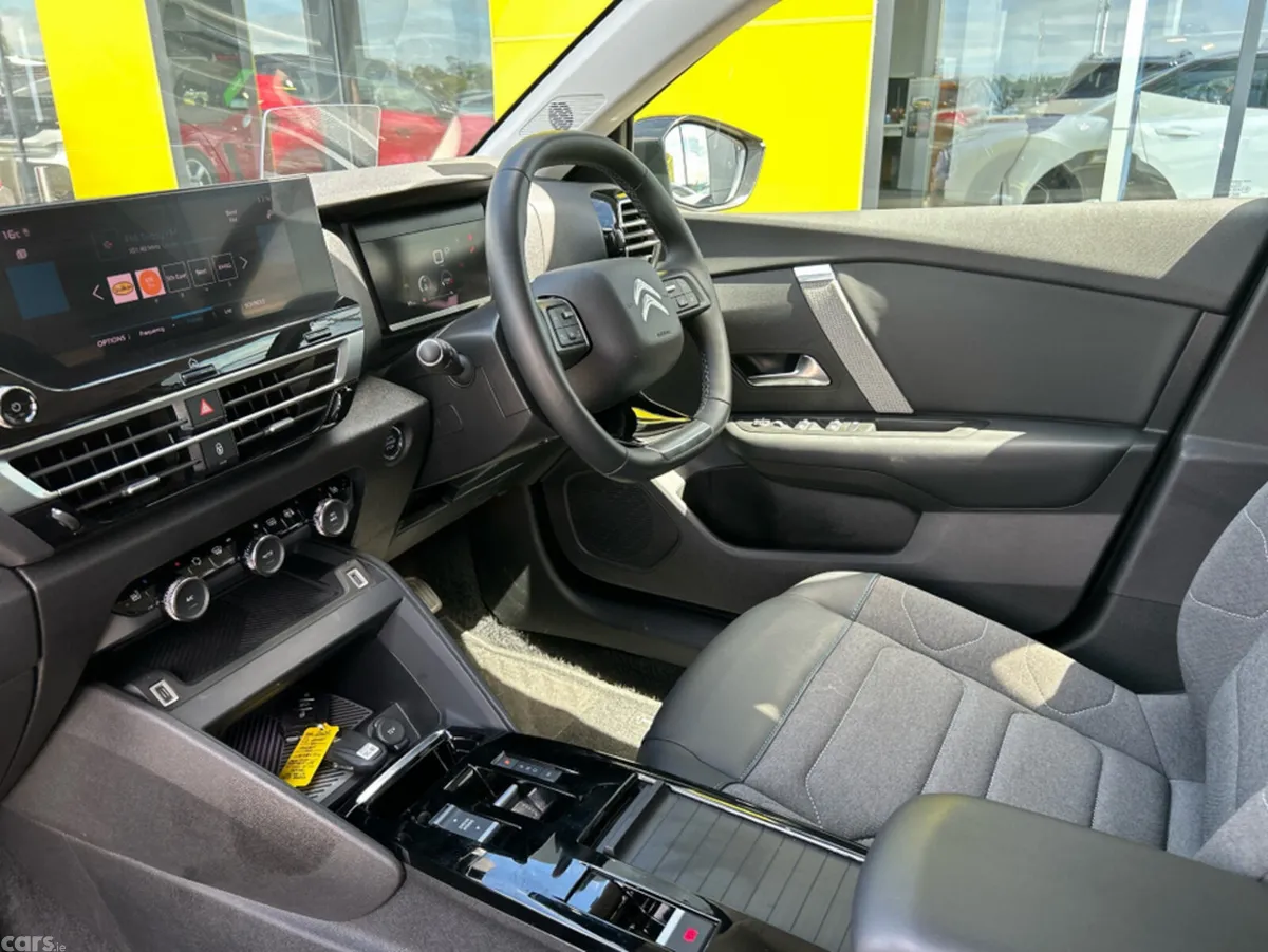 Citroen C4 Hatchback, Petrol, 2023, Grey