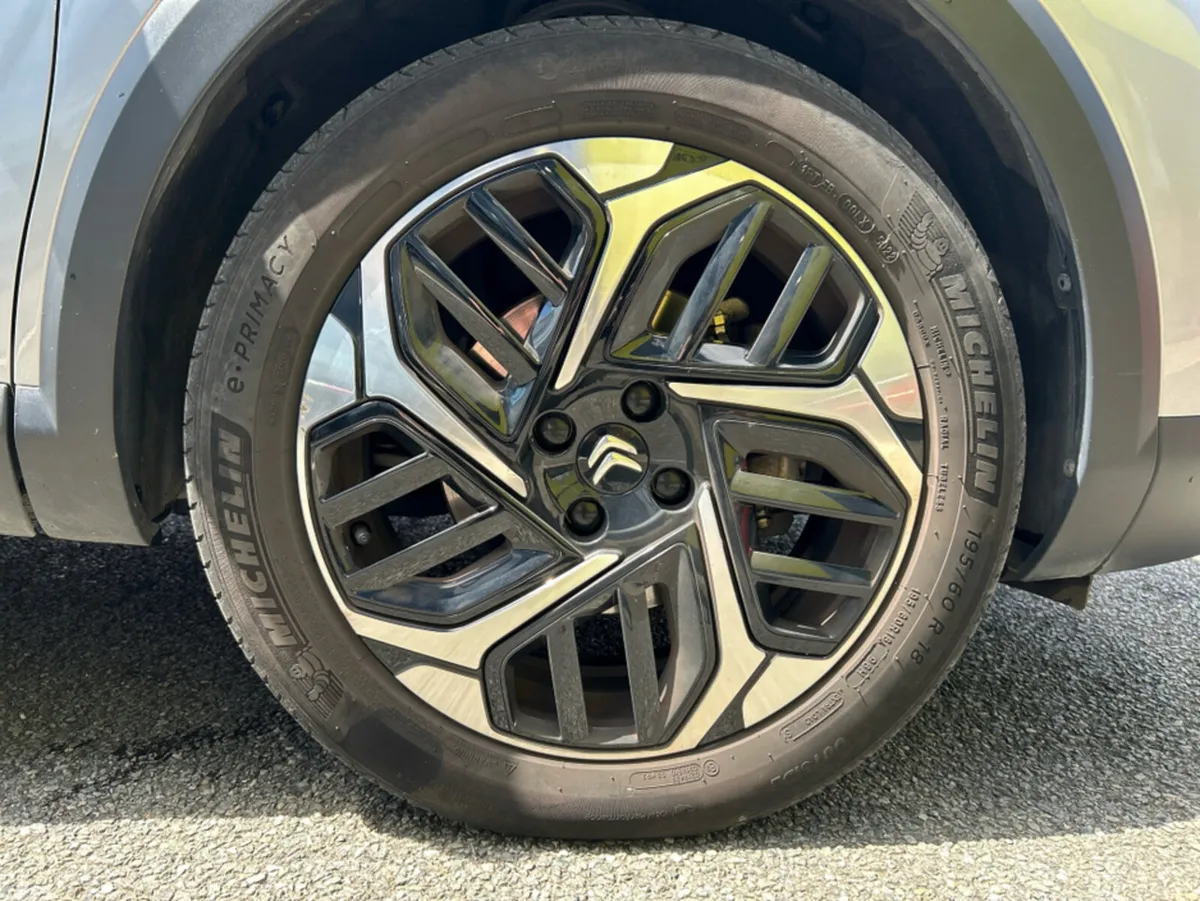 Citroen C4 Hatchback, Petrol, 2023, Grey