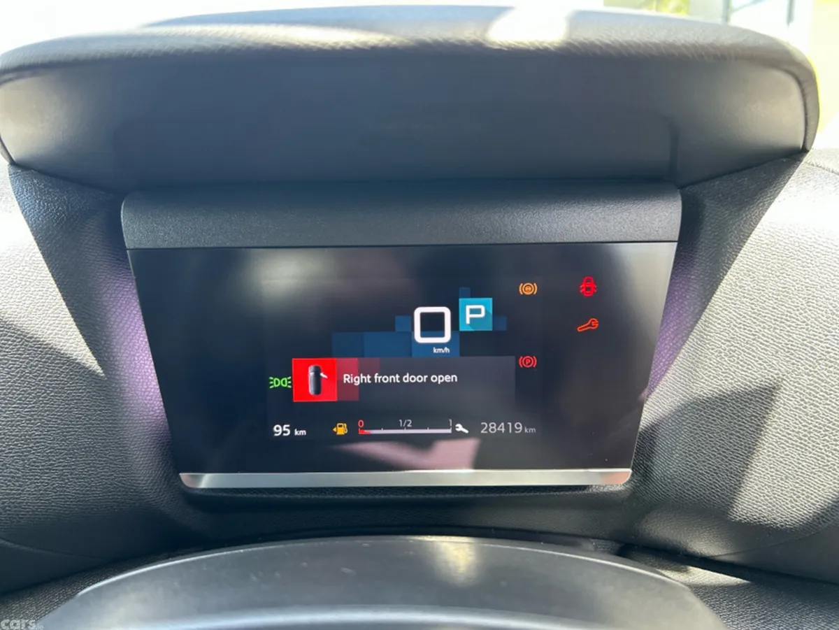 Citroen C4 Hatchback, Petrol, 2023, Grey