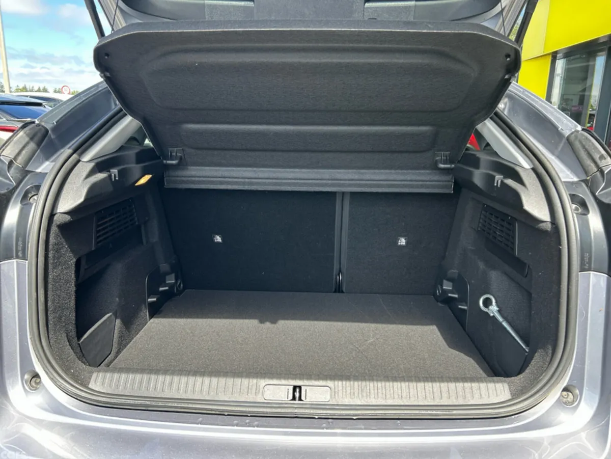 Citroen C4 Hatchback, Petrol, 2023, Grey