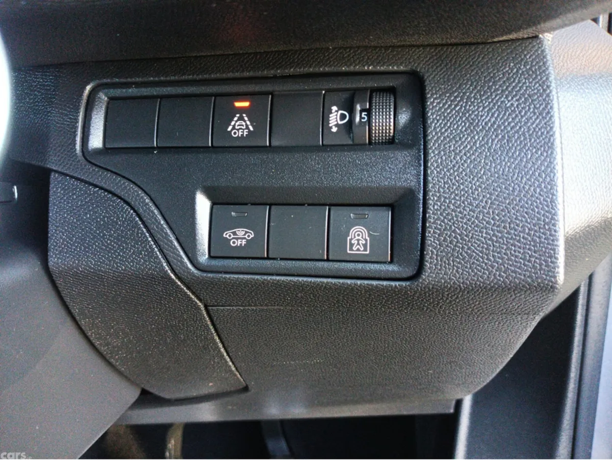 Peugeot 5008 MPV, Diesel, 2024, Grey
