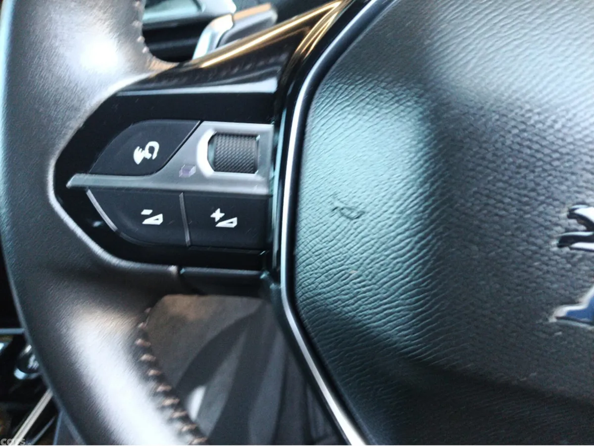 Peugeot 5008 MPV, Diesel, 2024, Grey