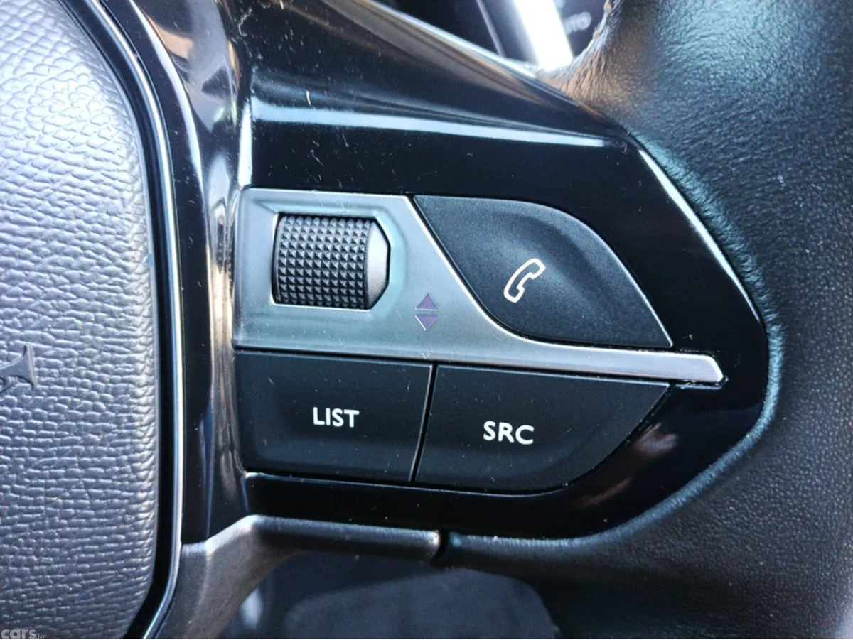 Peugeot 5008 MPV, Diesel, 2024, Grey