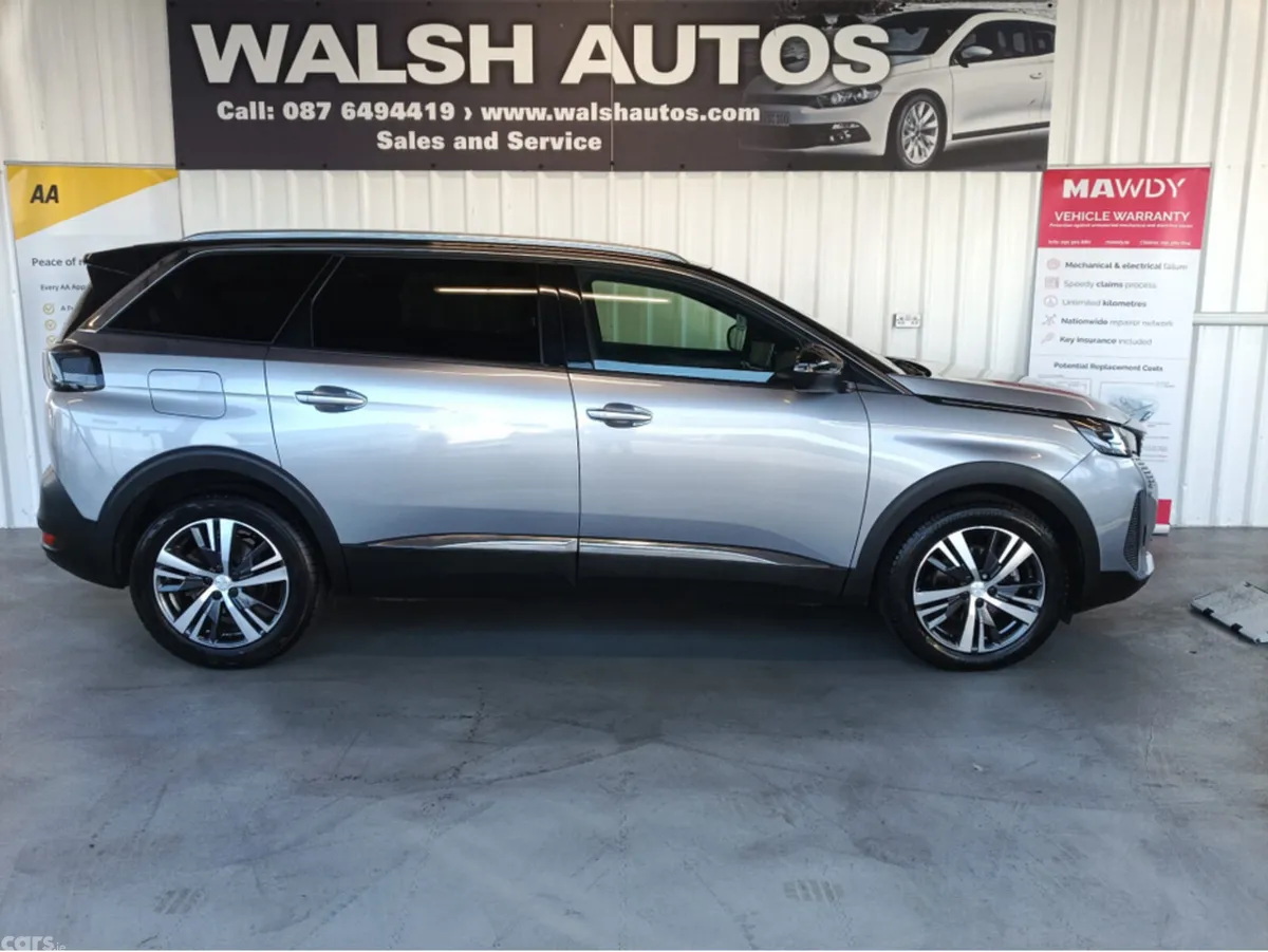 Peugeot 5008 MPV, Diesel, 2024, Grey