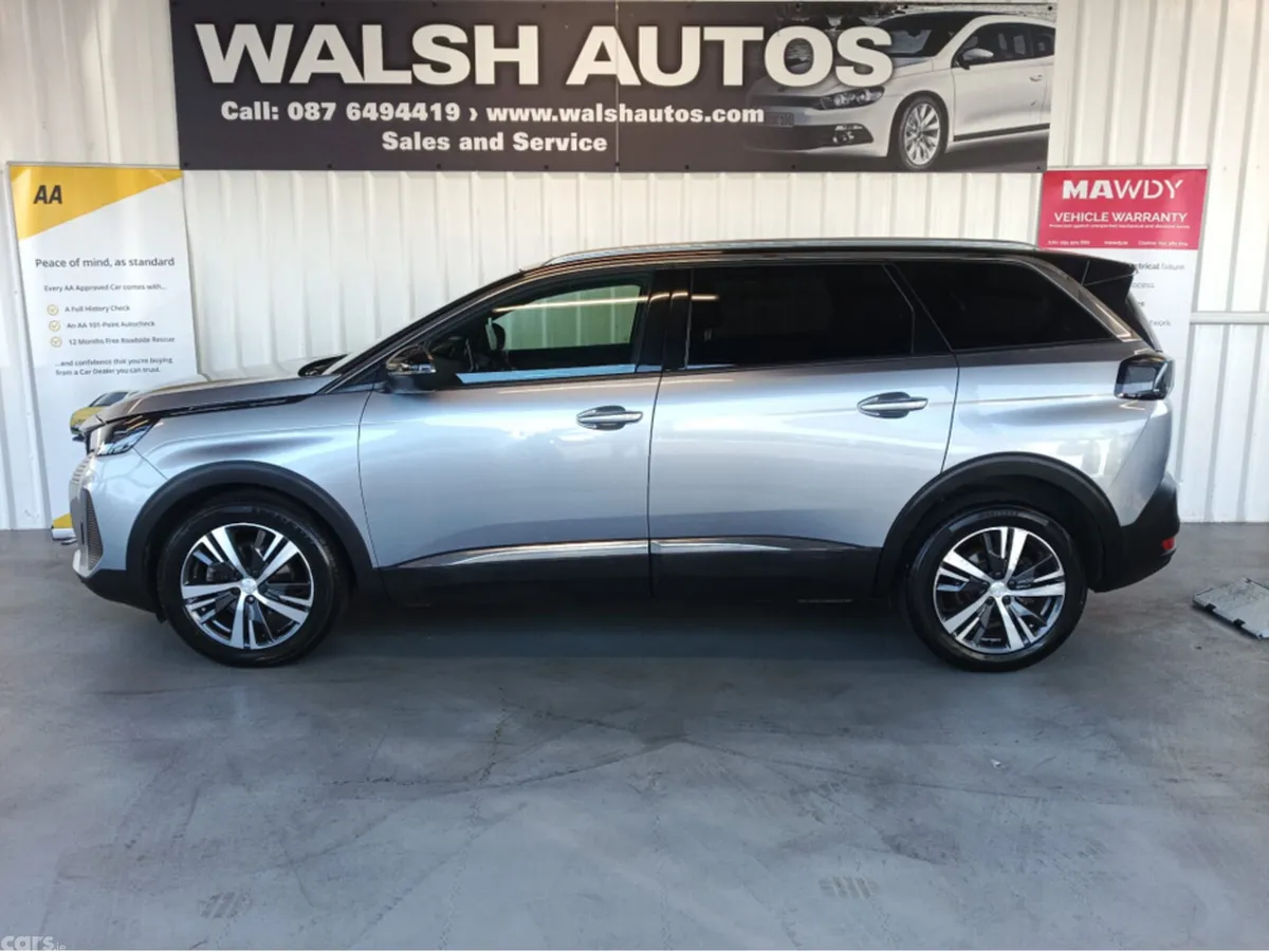 Peugeot 5008 MPV, Diesel, 2024, Grey