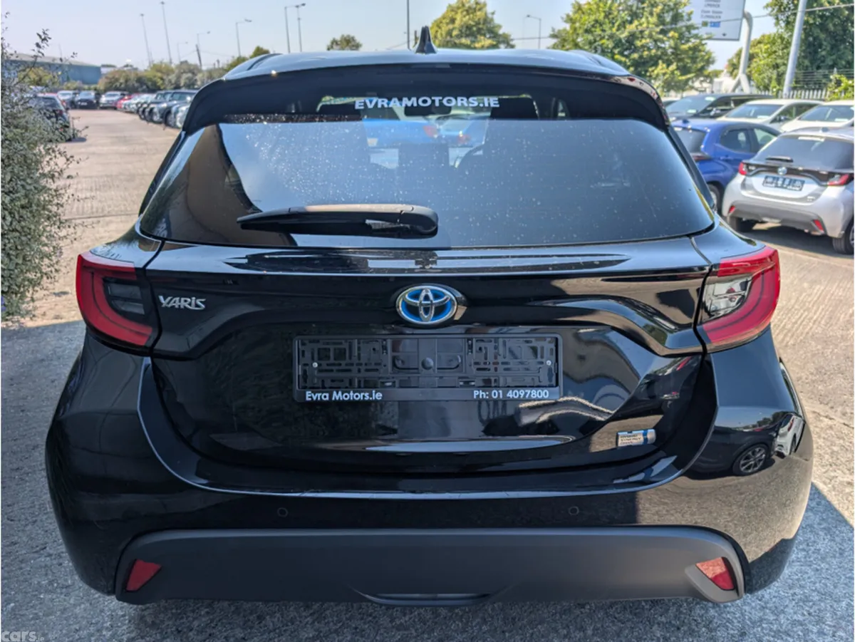 Toyota Yaris Hatchback, Petrol Hybrid, 2023, Black