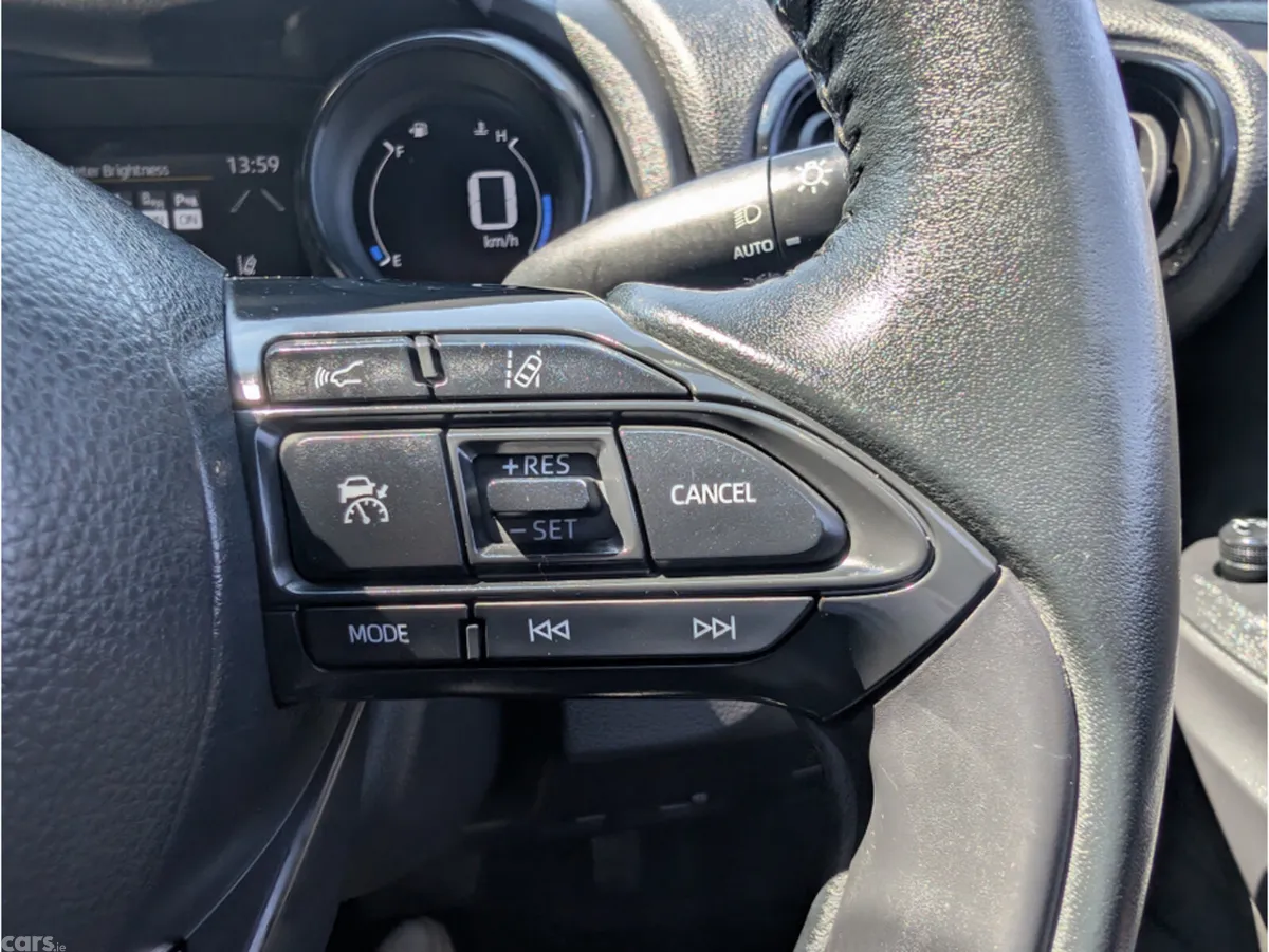 Toyota Yaris Hatchback, Petrol Hybrid, 2023, Black