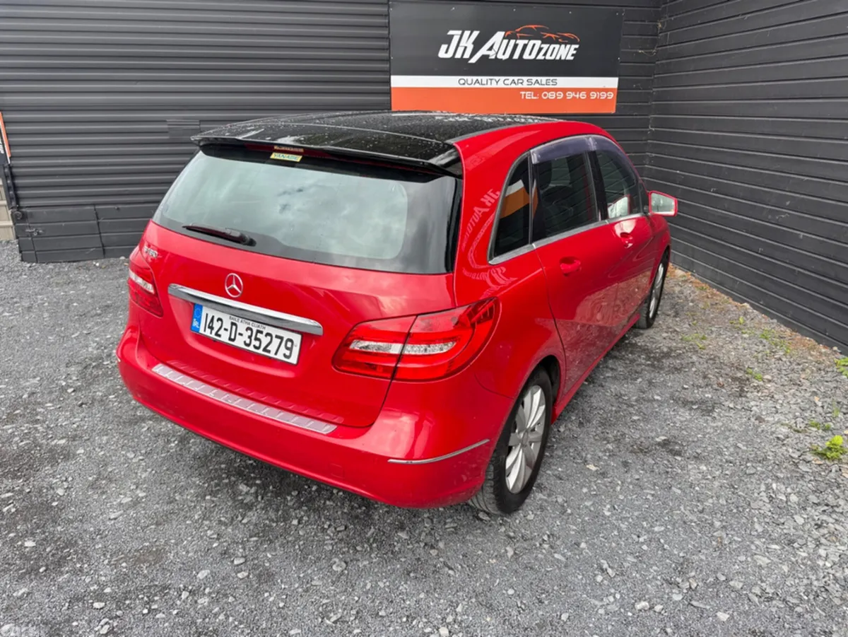 Mercedes-Benz B-Class Hatchback, Petrol, 2014, Red