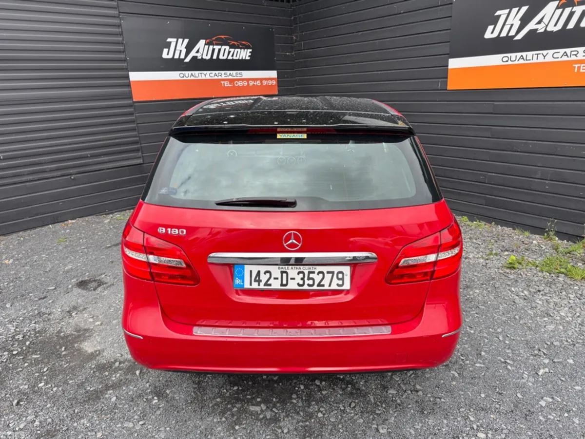 Mercedes-Benz B-Class Hatchback, Petrol, 2014, Red