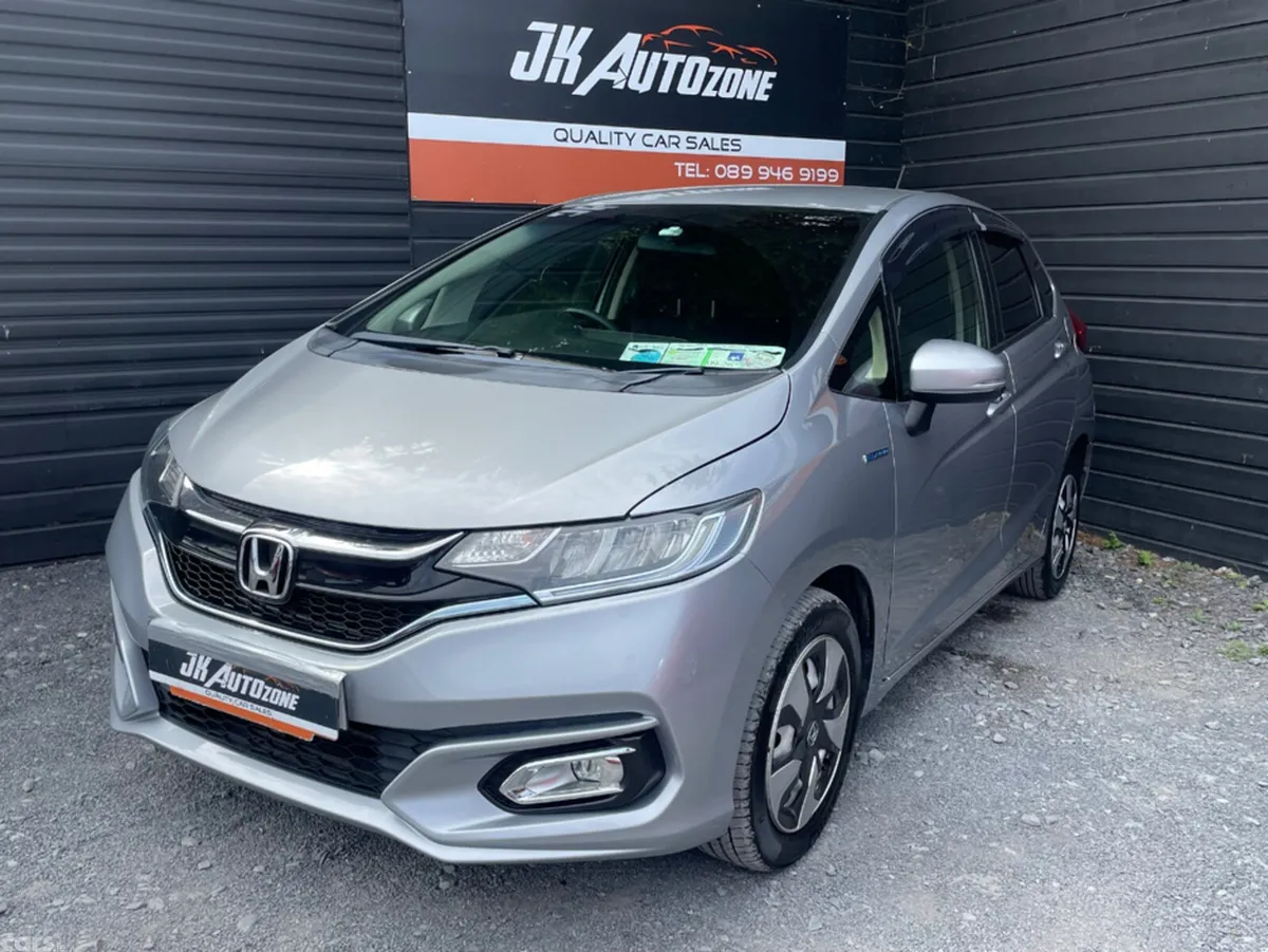 Honda Fit Hatchback, Petrol Hybrid, 2017, Silver
