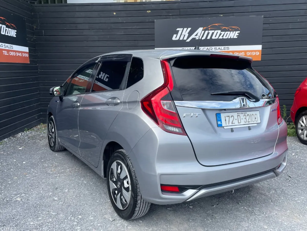 Honda Fit Hatchback, Petrol Hybrid, 2017, Silver