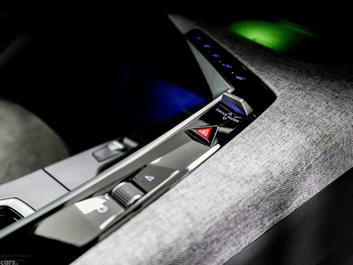 Peugeot 5008 SUV, Petrol Hybrid, 2025, White
