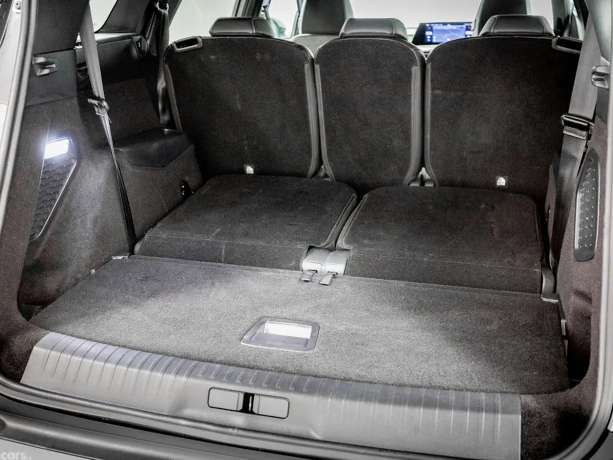 Peugeot 5008 SUV, Petrol Hybrid, 2025, White