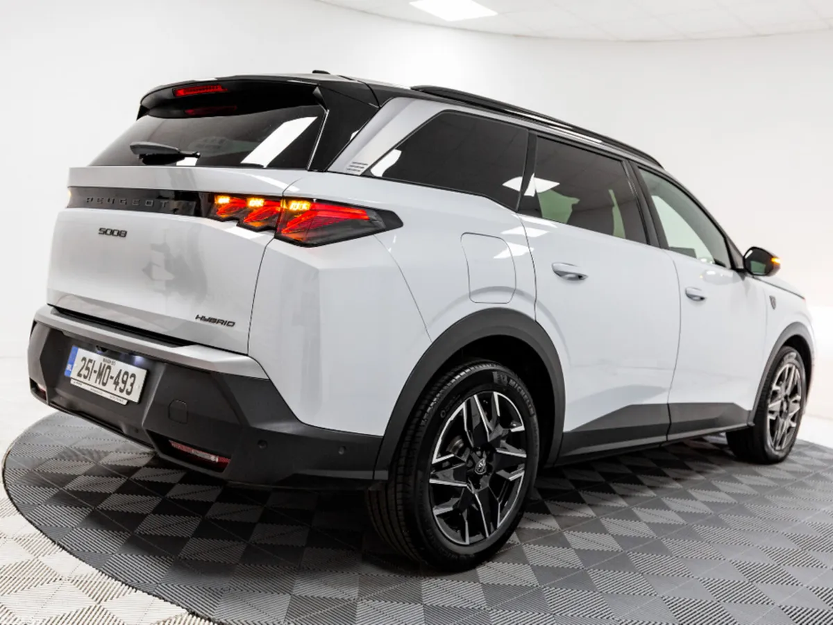 Peugeot 5008 SUV, Petrol Hybrid, 2025, White