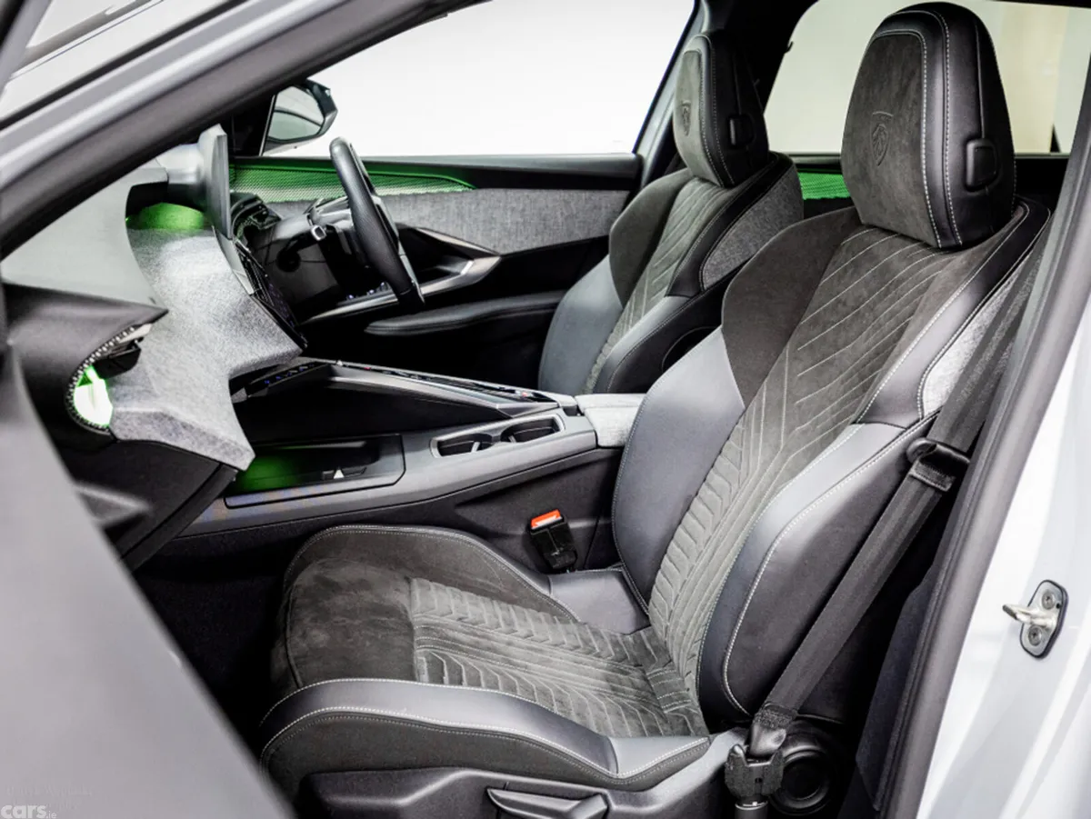 Peugeot 5008 SUV, Petrol Hybrid, 2025, White