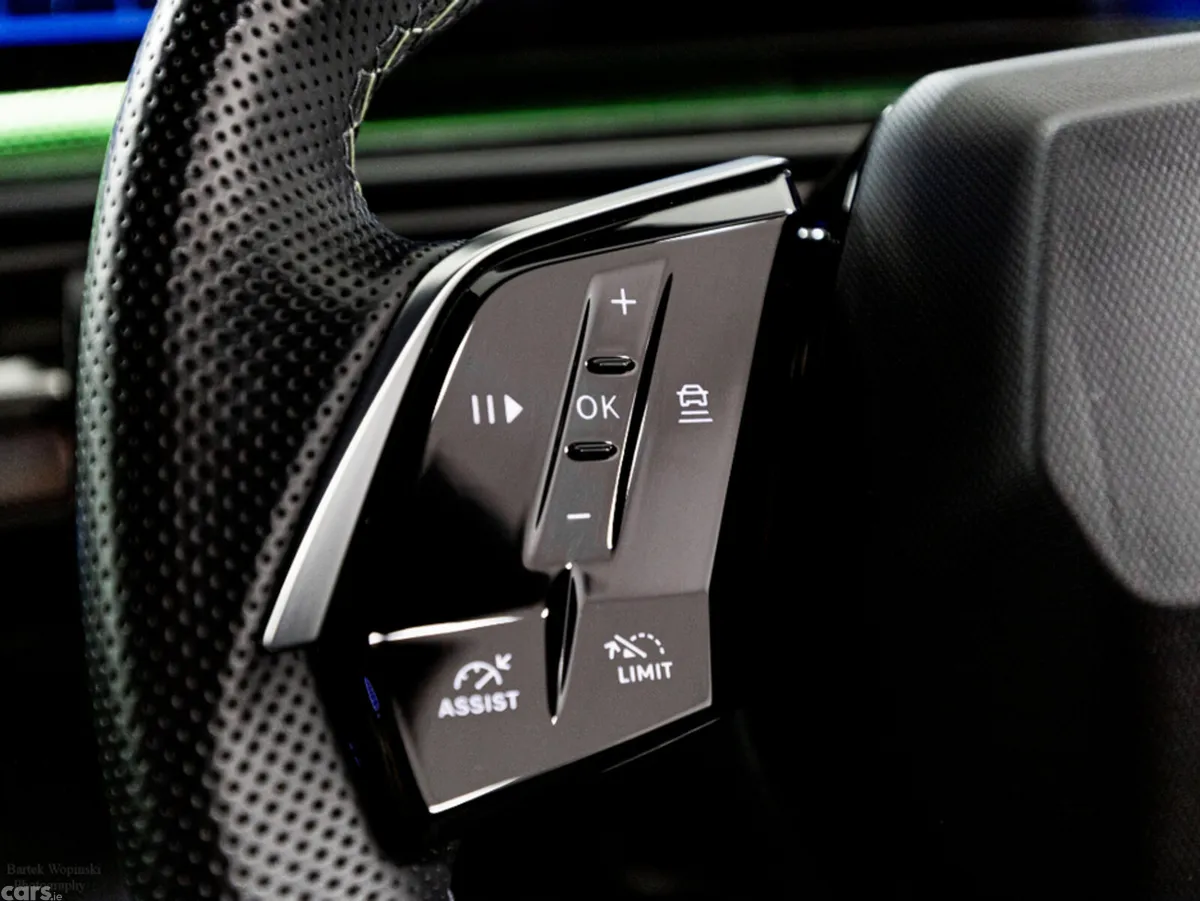 Peugeot 5008 SUV, Petrol Hybrid, 2025, White