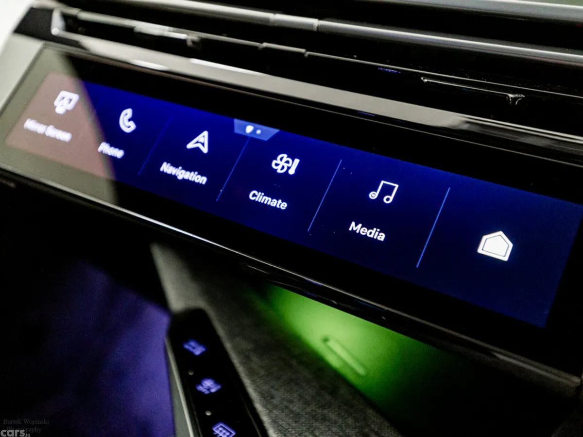Peugeot 5008 SUV, Petrol Hybrid, 2025, White