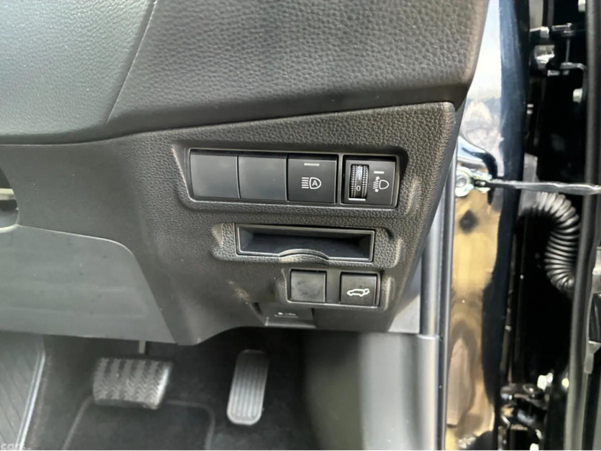 Toyota Corolla SUV, Petrol Hybrid, 2025, Black