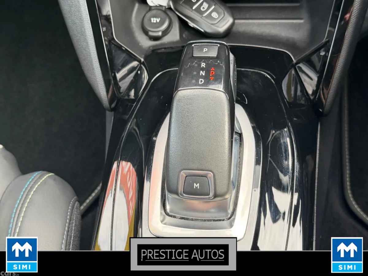 Peugeot 208 Hatchback, Petrol, 2021, Blue