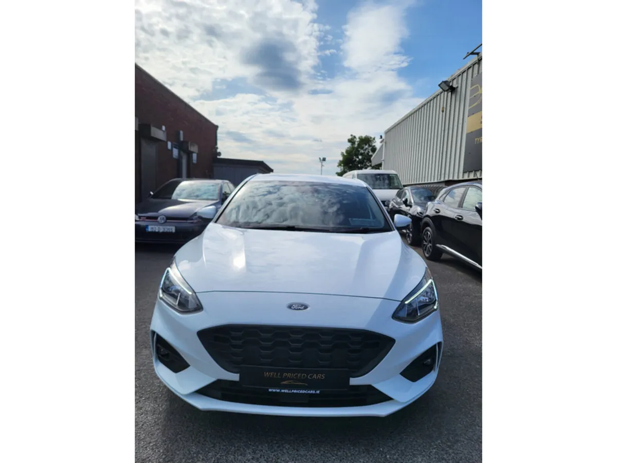 Ford Focus Hatchback, Petrol Hybrid, 2022, White
