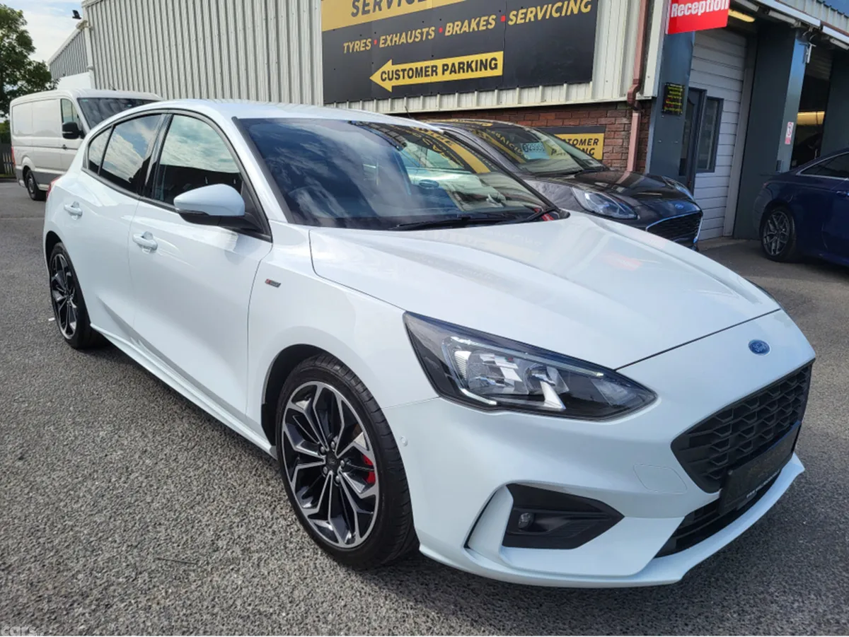 Ford Focus Hatchback, Petrol Hybrid, 2022, White