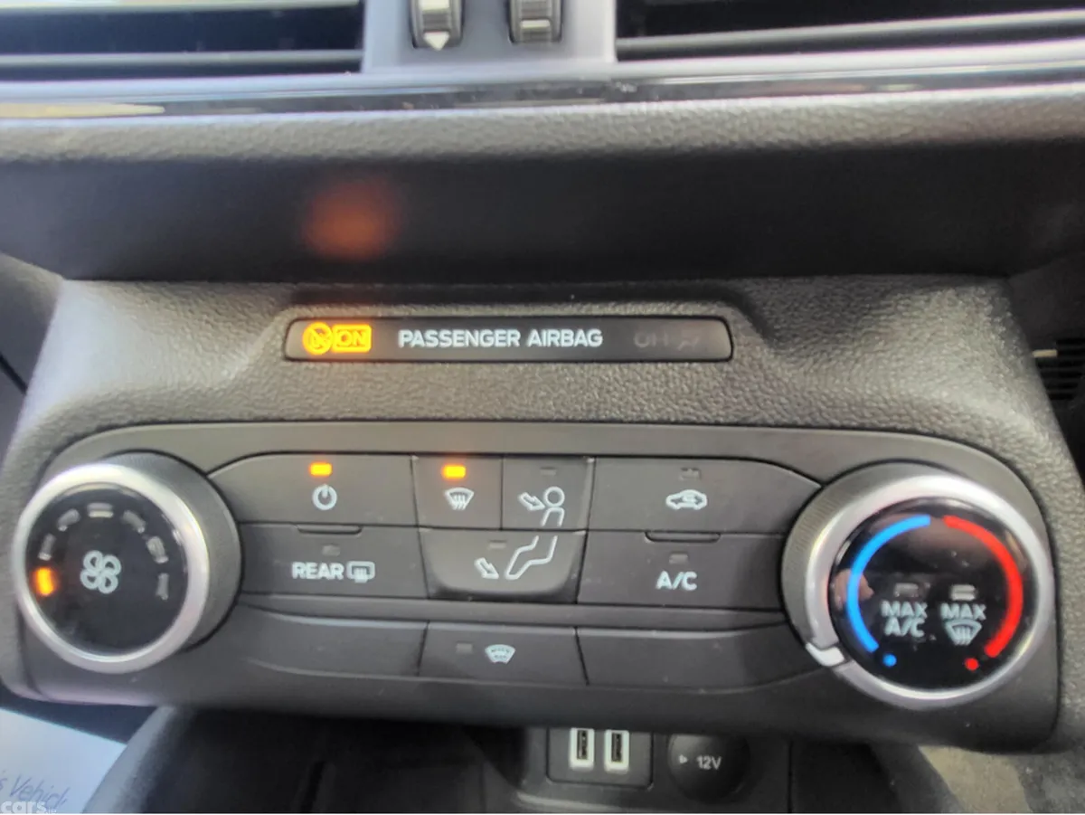 Ford Focus Hatchback, Petrol Hybrid, 2022, White