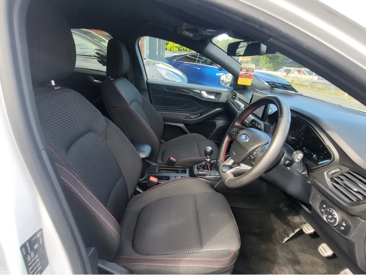 Ford Focus Hatchback, Petrol Hybrid, 2022, White