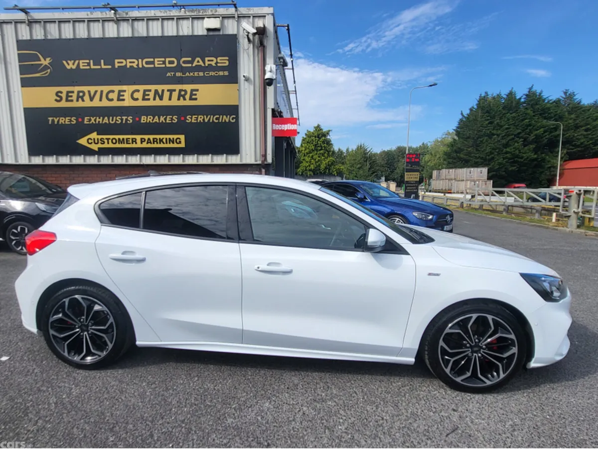Ford Focus Hatchback, Petrol Hybrid, 2022, White