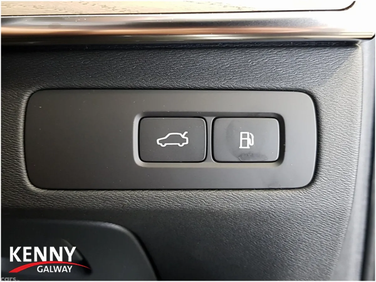 Volvo XC90 Estate, Petrol Hybrid, 2026, Black