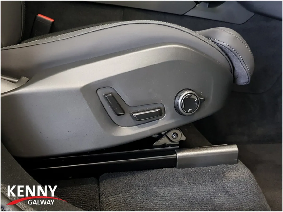 Volvo XC90 Estate, Petrol Hybrid, 2026, Black