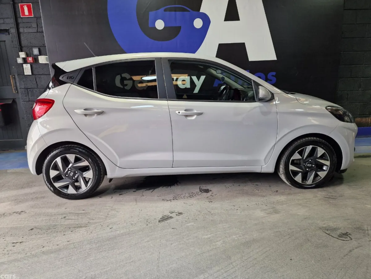 Hyundai i10 Hatchback, Petrol, 2023, Grey