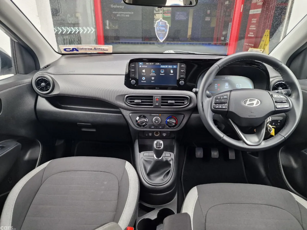 Hyundai i10 Hatchback, Petrol, 2023, Grey