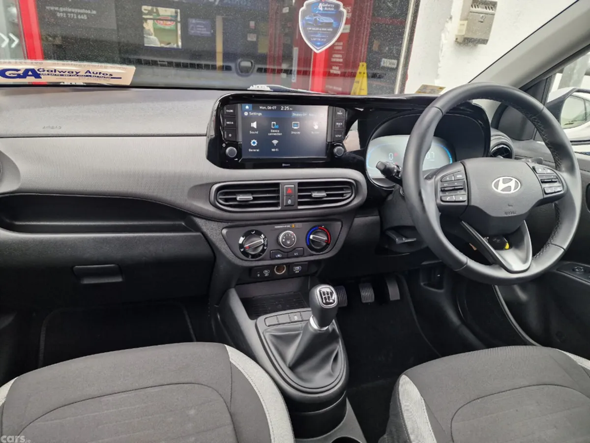 Hyundai i10 Hatchback, Petrol, 2023, Grey