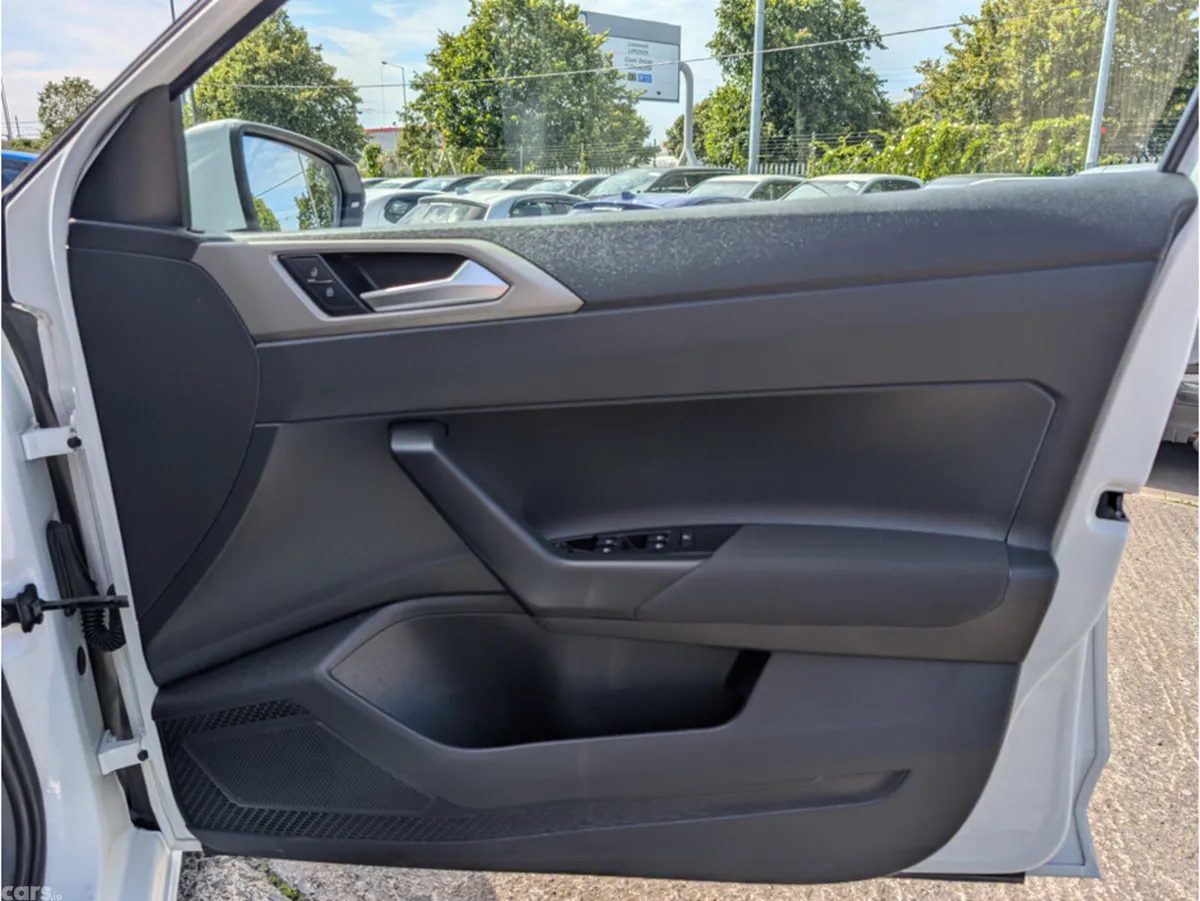Volkswagen Polo Hatchback, Petrol, 2021, White