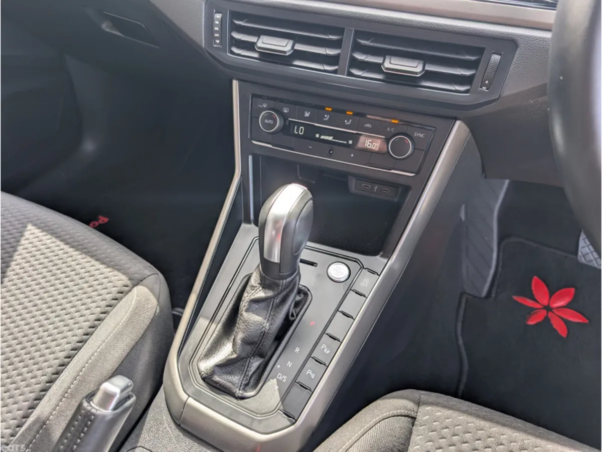Volkswagen Polo Hatchback, Petrol, 2021, White